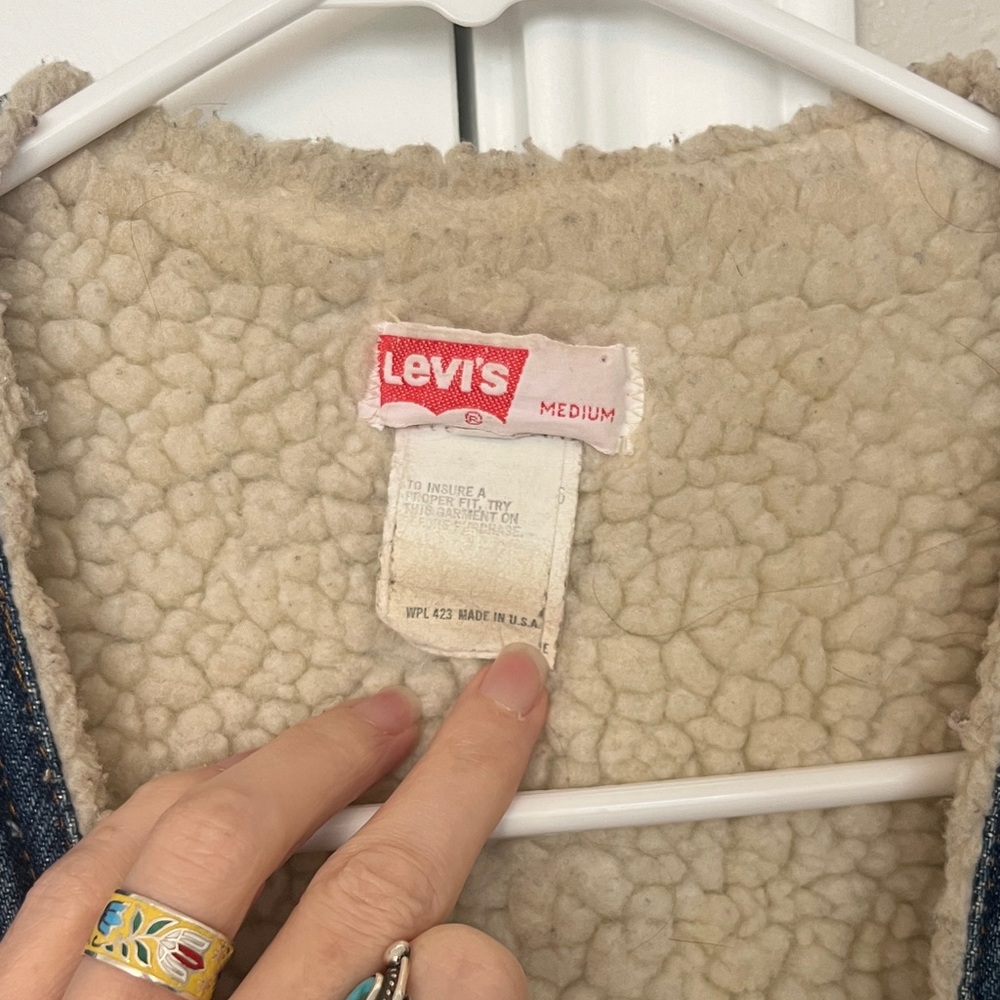 Vintage Levi's Dark Blue Denim Vest with Shearling Lining - Picture 3 of 8